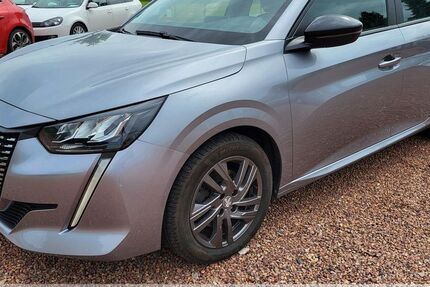 Peugeot 208 27.350 km 12.969 &euro; Chemnitz - Mittelbach 09224