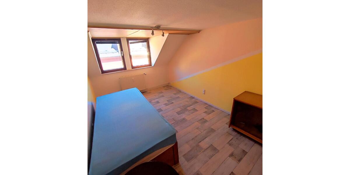 Reihenhaus Hartha - 9 Zimmer, 140 m&sup2;, 99.000&euro; | Angebot:26858167