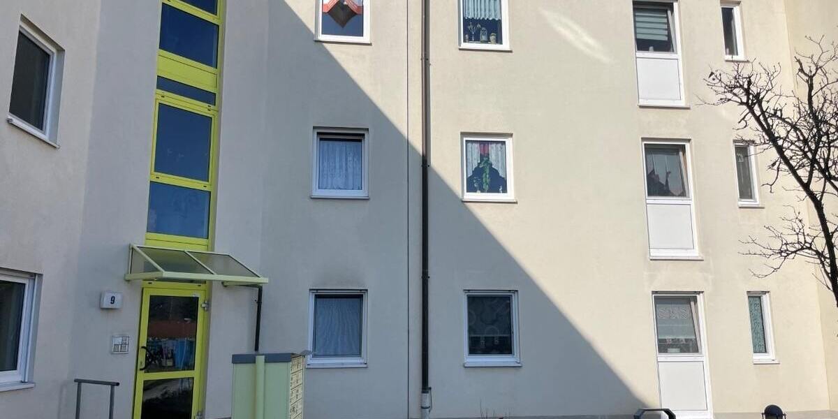 Attraktive Wohnung mit Balkon-Blick ins Grüne und Tiefgaragen-Stellplatz sucht neuen Eigentümer! 3 zimmer