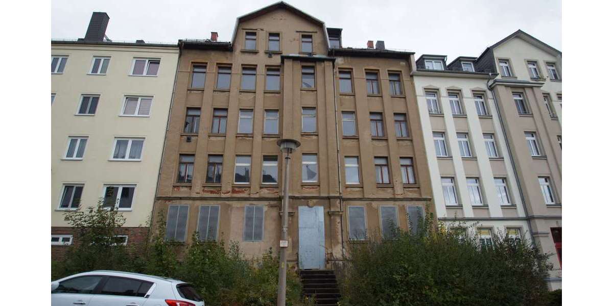 Letztes unsaniertes Haus im Wohnkarree zimmer