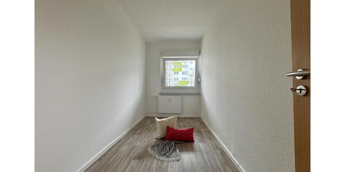 Etagenwohnung Chemnitz Helbersdorf - 4 Zimmer, 71 m&sup2;, 366&euro; | Angebot:25368437