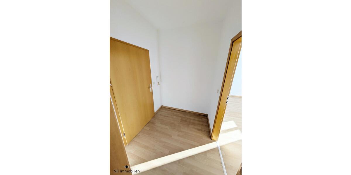 Dachgeschoßwohnung Chemnitz Ebersdorf - 1 Zimmer, 33 m&sup2;, 200&euro; | Angebot:26321895
