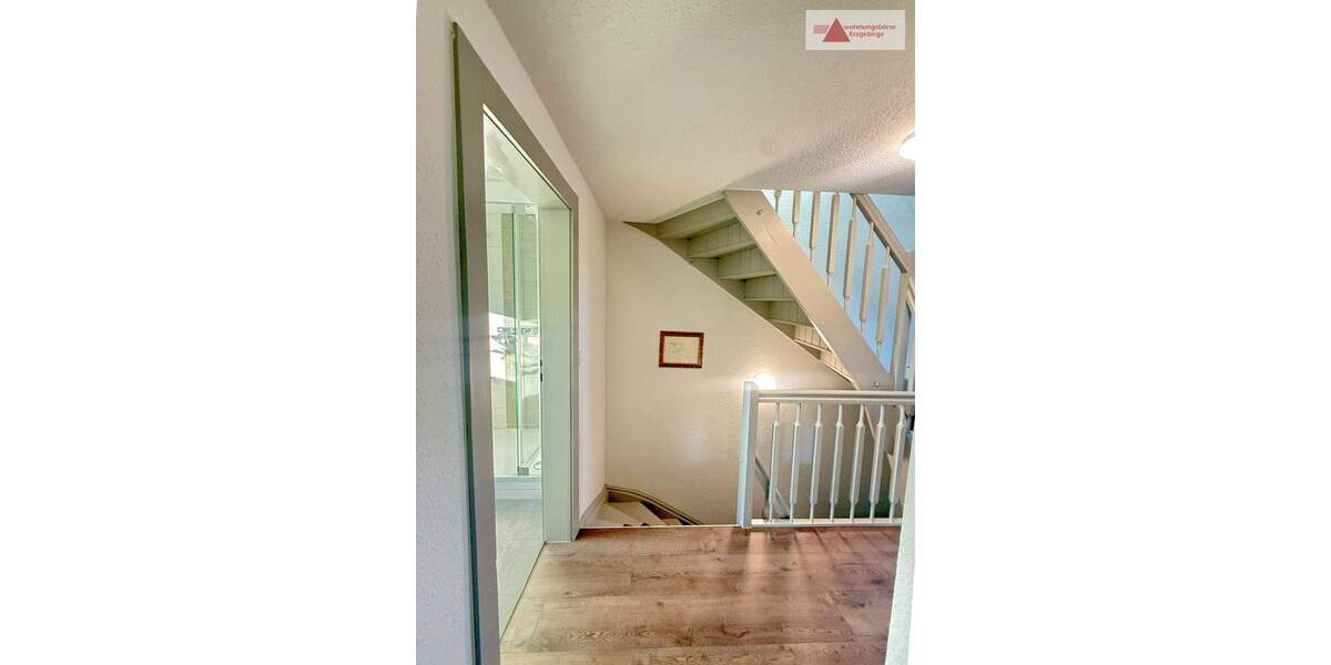 Erstbezug nach Ausbau: Stilvolle, möblierte Doppelhaushälfte mit Kamin, Garten & Carport in Chemnitz 4 zimmer