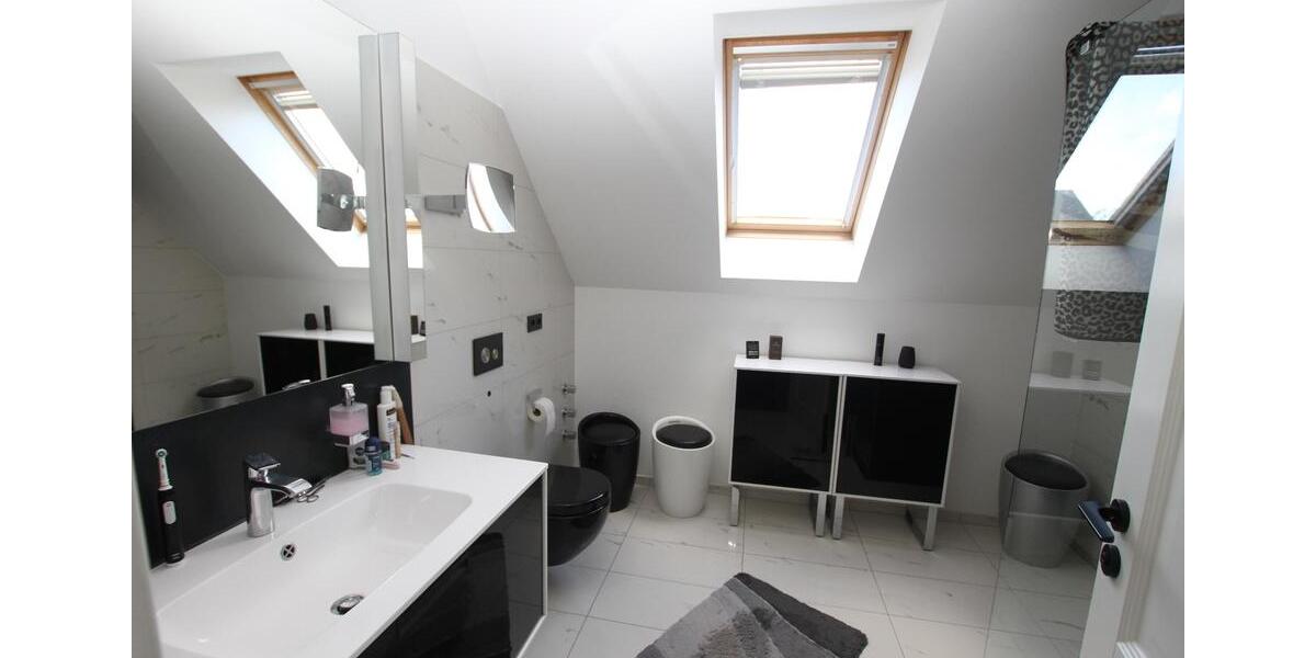 Einfamilienhaus Niederwiesa - 6 Zimmer, 250 m&sup2;, 550.000&euro; | Angebot:26429133