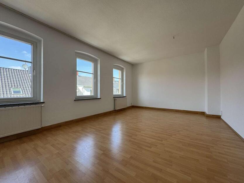 schöne kleine 3 RaumWohnung in ruhiger Hausgemeinschaft suchst Sie ;-)
