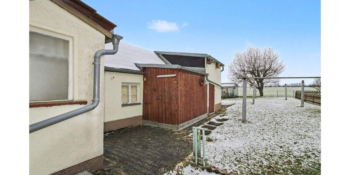 Bezugsfreie Doppelhaushälfte mit Einliegerwohnung in ruhiger Feldrandlage 4 zimmer