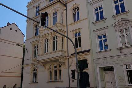 Ideal für Anleger fast im Zentrum mit viel Altbaucharme 2 zimmer