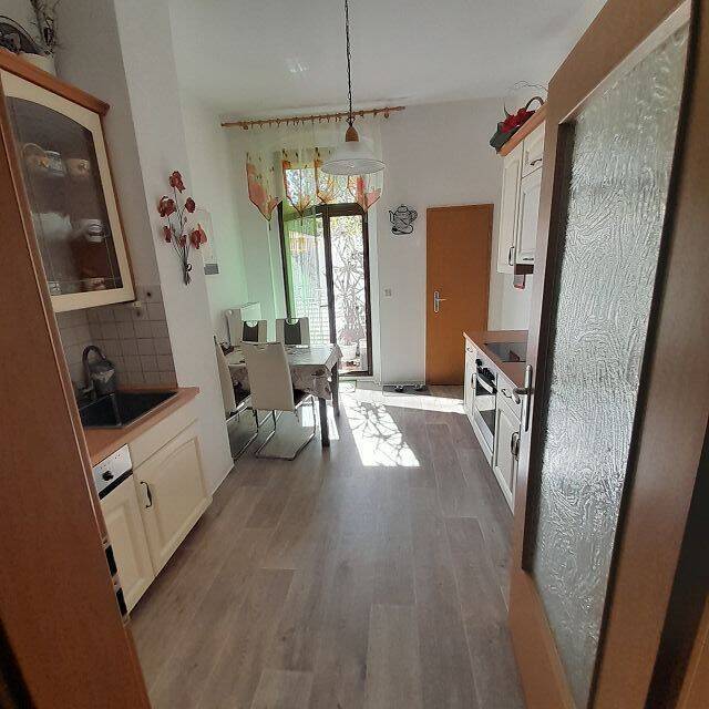 Großzügige Stadtwohnung, vermietet und mit Aufzug 3 zimmer