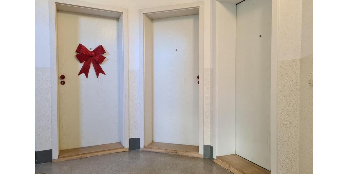 Dachgeschoßwohnung Chemnitz Ebersdorf - 3 Zimmer, 117 m&sup2;, 650&euro; | Angebot:26252642