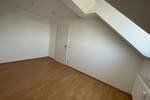hübsche 2-Raum DG-Wohnung mit Balkon in ruhiger Lage