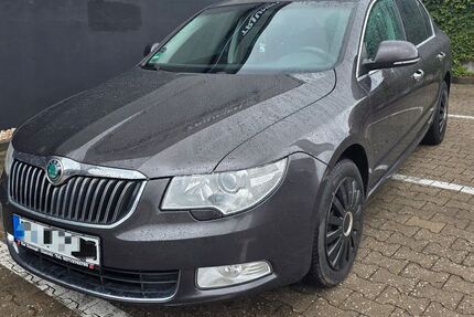 Skoda Superb 180.000 km 5.999 &euro; Röhrsdorf 09247