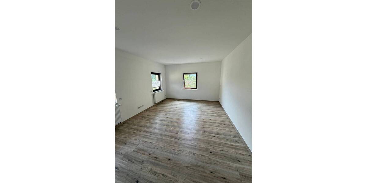 Einfamilienhaus Lichtenstein / Sa. Lichtenstein - 8 Zimmer, 230 m&sup2;, 198.000&euro; | Angebot:26555132