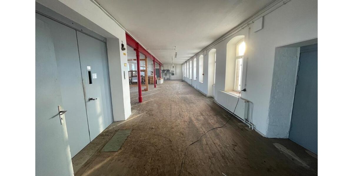 362 m² zB als Werkstatt,Atelier,Lagerraum,Hobbyraum zu vermieten zimmer