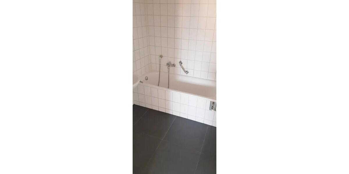 Dachgeschoßwohnung Chemnitz Altendorf - 2 Zimmer, 45 m&sup2;, 300&euro; | Angebot:26340765