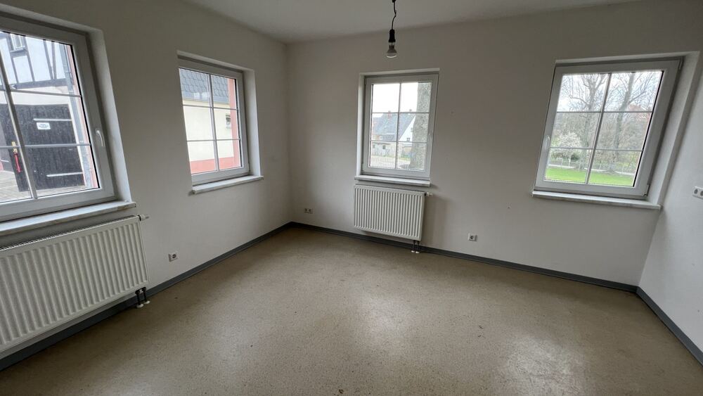 Willkommen in unseren liebevoll sanierten Büroräumen im Herzen von Altmittweida! 5 zimmer