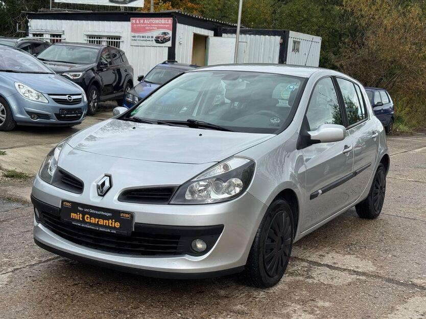 Renault Clio 140.947 km 2.990 € Chemnitz 09114