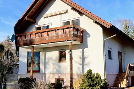 Haus zum Kaufen in Glauchau 324.990 € 132 m² 6 zimmer