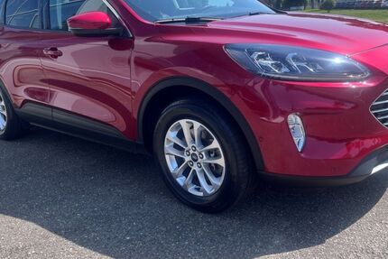 Ford Kuga 65.792 km 24.590 € Glauchau 08371