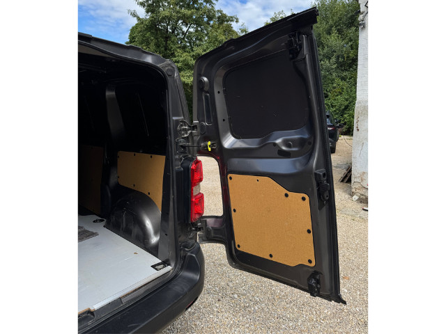 Peugeot Expert Kasten 95.000 km 12.900 &euro; Hartenstein 08118