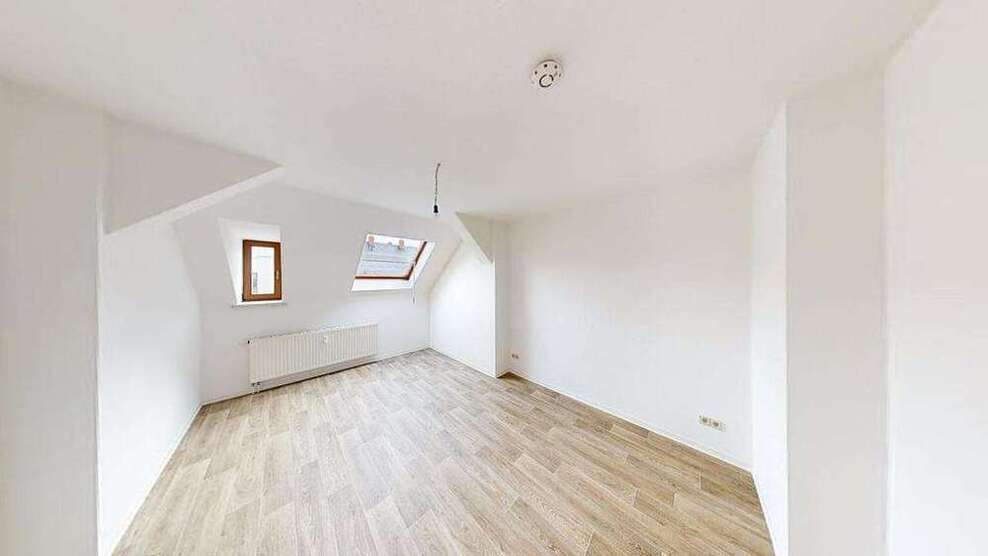 Wohnung zum Mieten in Chemnitz 325 € 61.05 m²