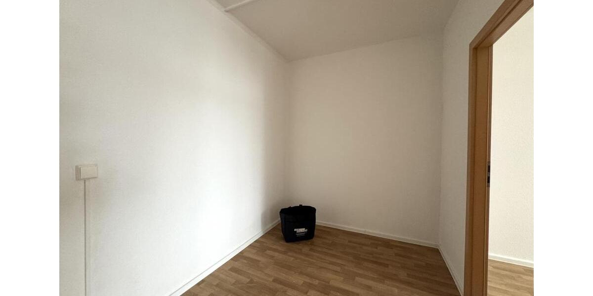 Etagenwohnung Chemnitz Helbersdorf - 4 Zimmer, 71 m&sup2;, 366&euro; | Angebot:24478232