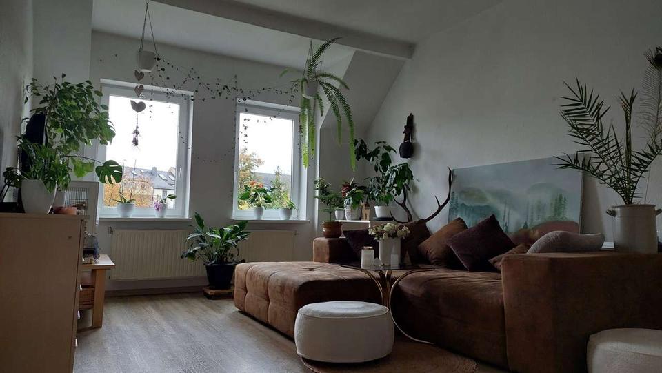 Dachgeschoßwohnung Chemnitz Ebersdorf - 3 Zimmer, 75 m&sup2;, 425&euro; | Angebot:25635710