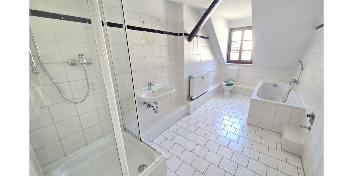 Viel Platz unterm Dach: 5‑Zimmer-Wohnung mit Sichtbalken & Tageslichtbad! - Etagenwohnung Chemnitz Gablenz | Angebot:26674854