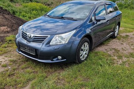 Toyota Avensis 175.000 km 5.500 &euro; Mittweida 09648