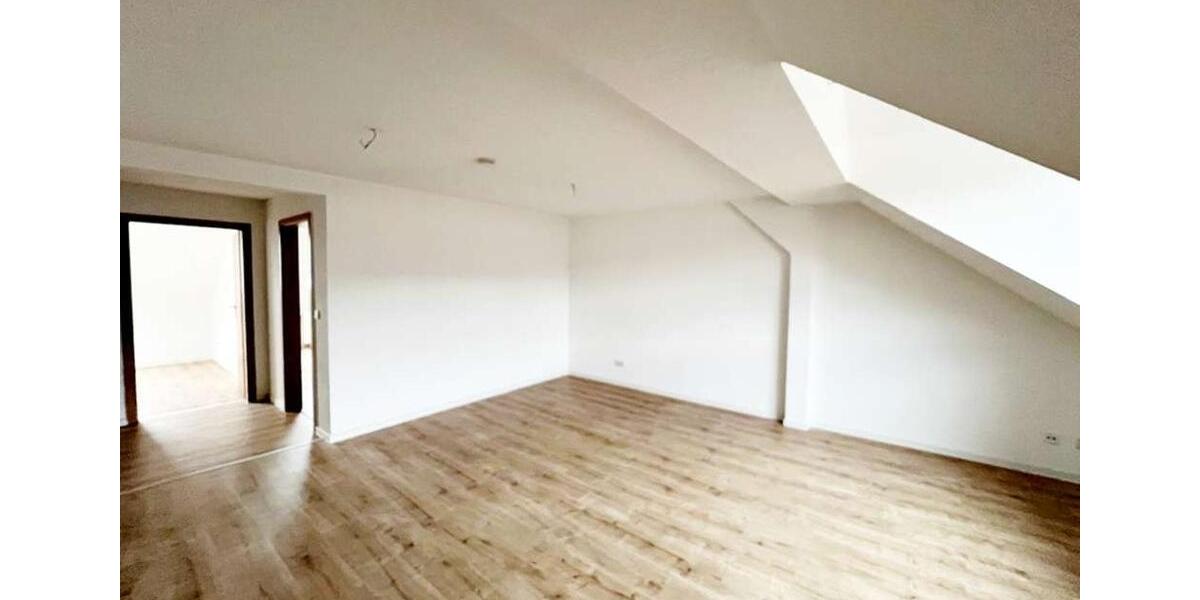 Dachgeschoßwohnung Chemnitz Hilbersdorf - 2 Zimmer, 69 m&sup2;, 330&euro; | Angebot:25854240