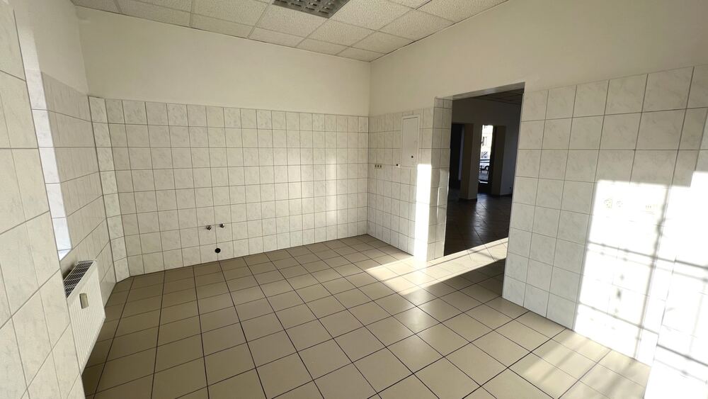 Laden oder BüroVersicherung - Attraktives LadengeschäftBüro in guter Lage zu vermieten! 4 zimmer