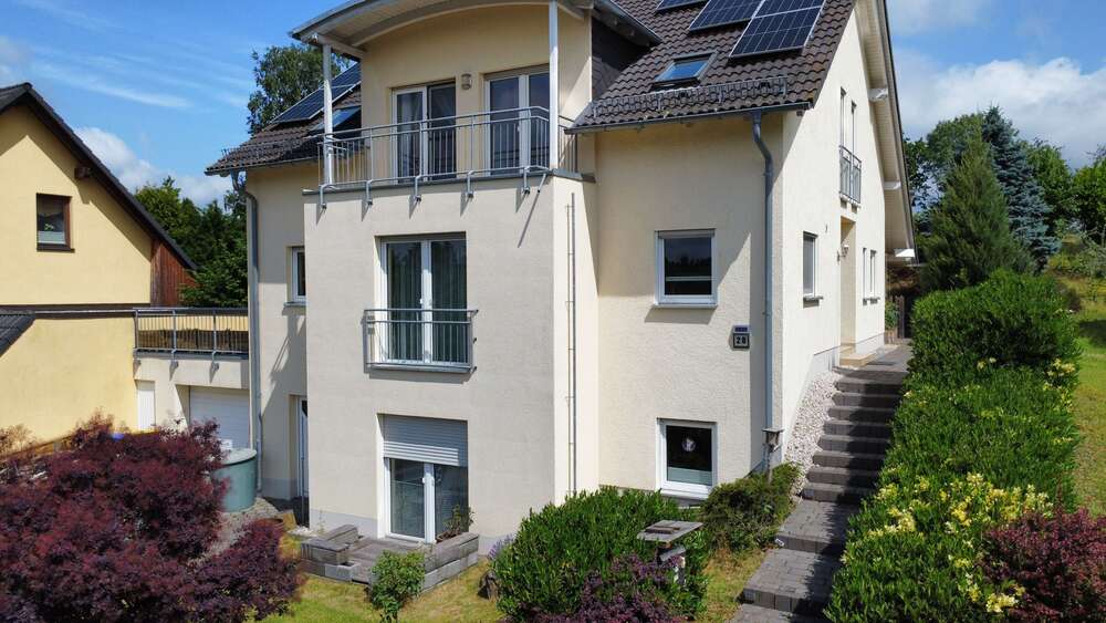 Haus zum Kaufen in Chemnitz 580.000 € 273 m² 9 zimmer