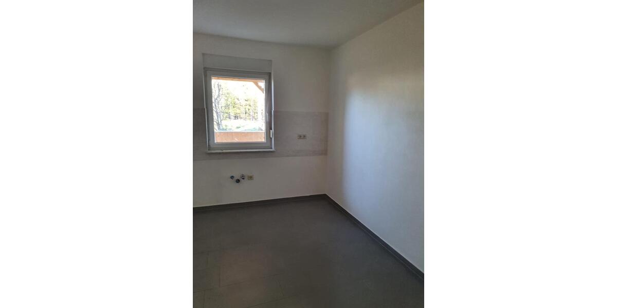 Doppelhaushälfte Großschirma - 4 Zimmer, 100 m&sup2;, 1.200&euro; | Angebot:26201498