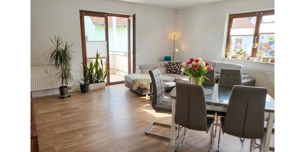 Etagenwohnung Oelsnitz (Erzgebirge) - 2 Zimmer, 65 m&sup2;, 536&euro; | Angebot:26254480