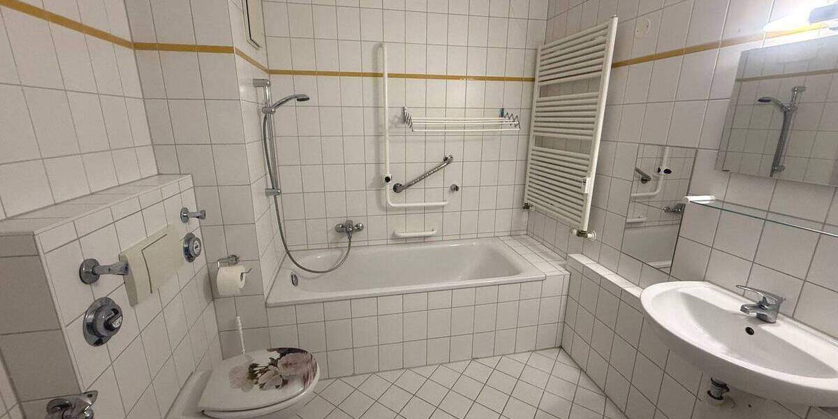 Etagenwohnung Chemnitz Gablenz - 2 Zimmer, 65 m&sup2;, 511&euro; | Angebot:26825808