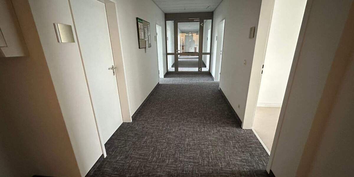 Gewerbeobjekt Chemnitz Zentrum - 8 Zimmer, 350 m&sup2;, 2.800&euro; | Angebot:21323229