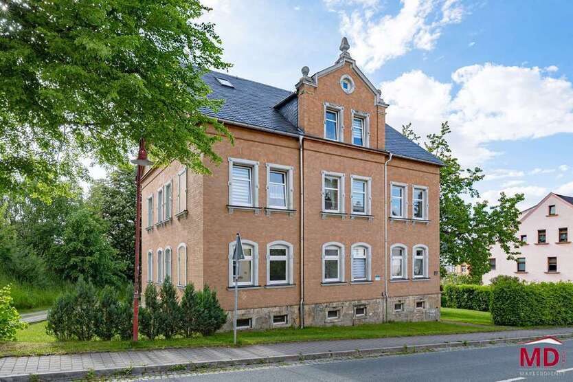 Haus zum Kaufen in Niederwürschnitz 160.000 € 340 m²