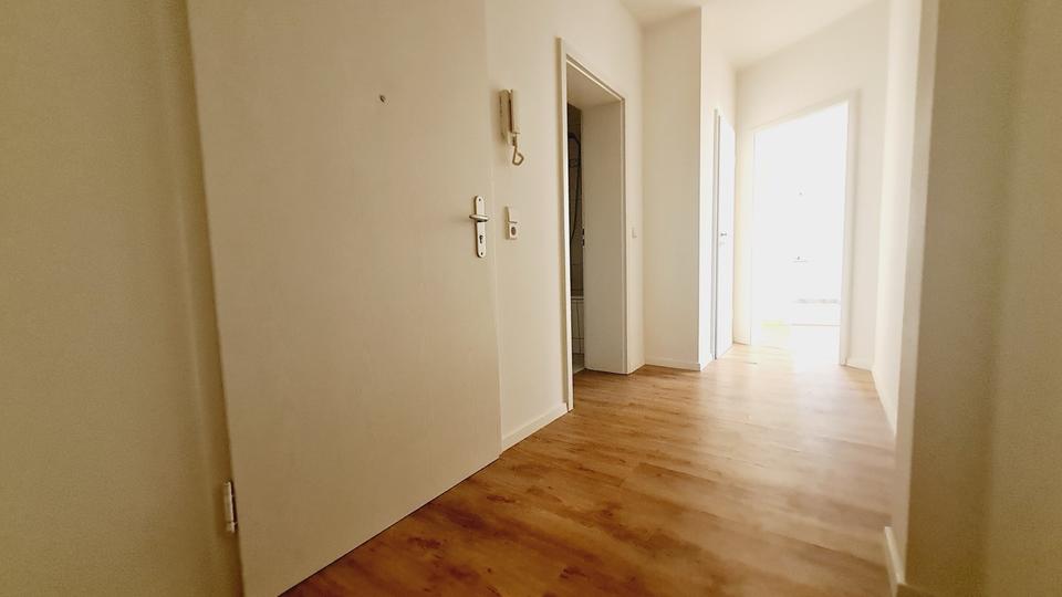 Etagenwohnung Chemnitz Kapellenberg - 2 Zimmer, 55 m&sup2;, 70.000&euro; | Angebot:16410025
