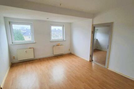 Tolle 3-Raum-DG-Wohnung mit EBK in Altchemnitz - Frisch Renoviert !! 3 zimmer
