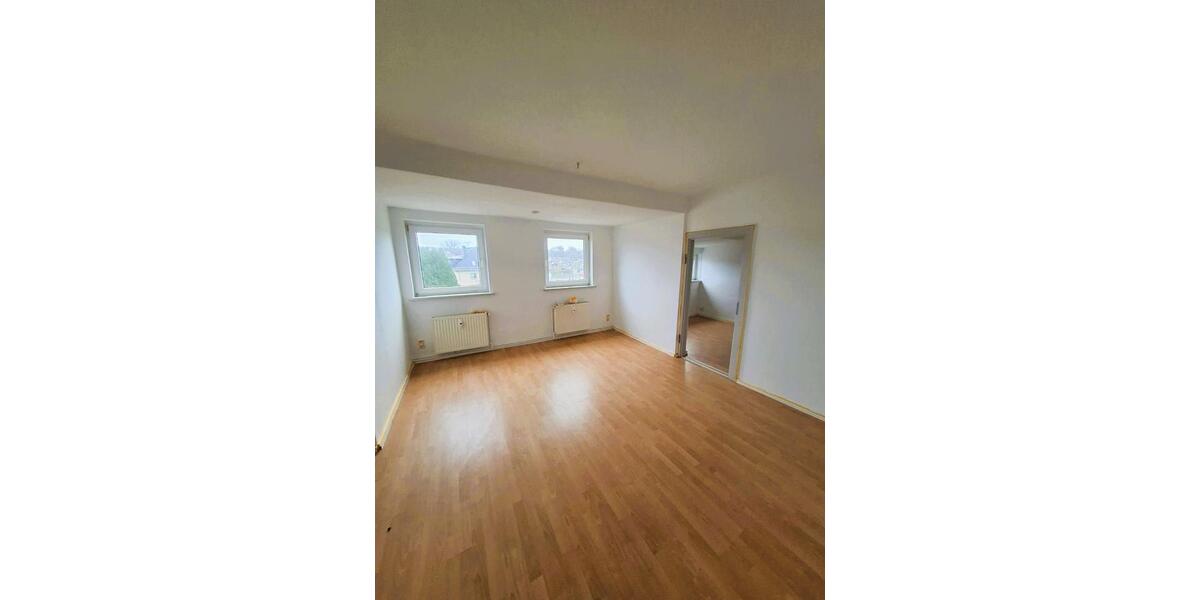 Tolle 3-Raum-DG-Wohnung mit EBK in Altchemnitz - Frisch Renoviert !! 3 zimmer