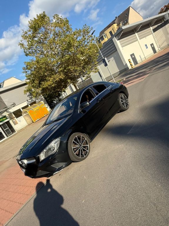 Mercedes-Benz CLA 200 205.000 km 13.300 € Chemnitz 09111