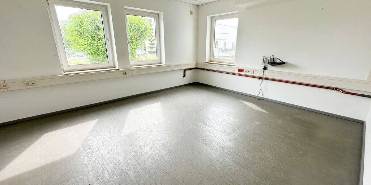 Moderne Gewerbehalle mit Produktionsflächen, Lagerflächen, Büros (nahe Chemnitz, Annaberg-Buchholz) zimmer