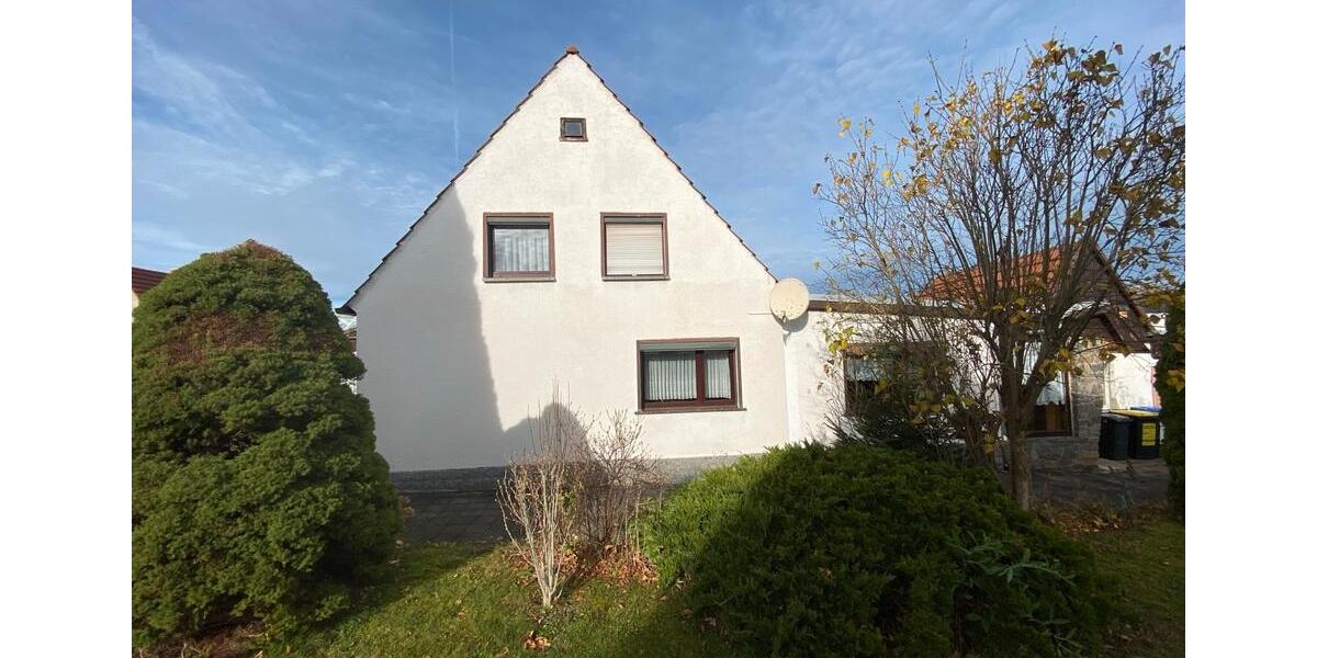 Doppelhaushälfte in ruhiger Lage – viel Platz & Potenzial! 4 zimmer