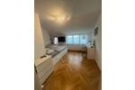 Moderne 3-Zimmer mit Balkon, Parkett, Fubo., Wanne und EBK mgl. in guter Lage!