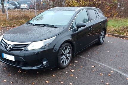 Toyota Avensis 135.000 km 9.500 &euro; Hohenstein Ernsthal 09337