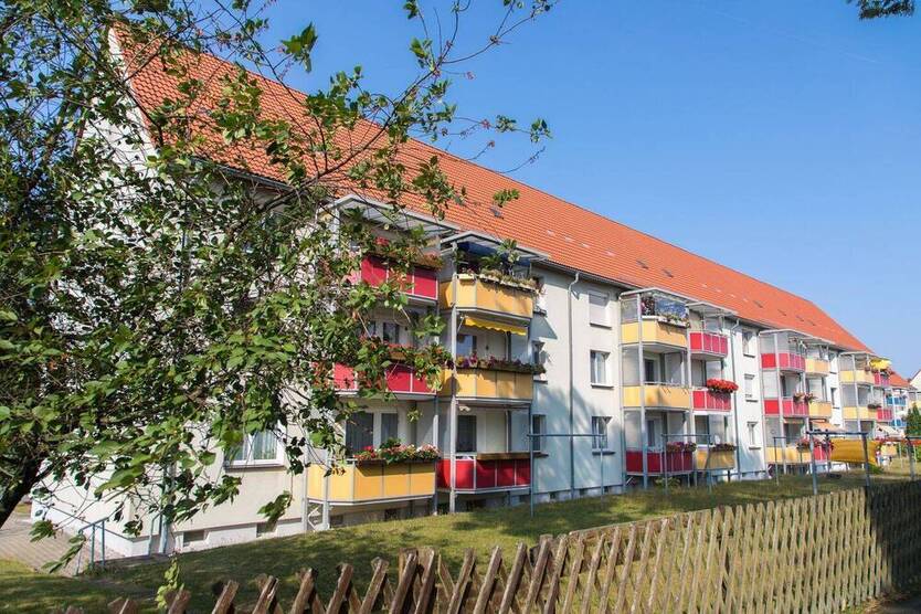 Kein Hindernislauf! Moderne 3RW mit bodentiefer Dusche im EG!