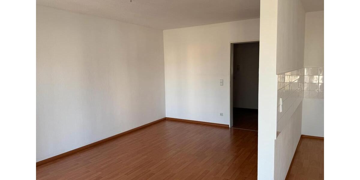 Etagenwohnung Limbach-Oberfrohna Oberfrohna - 3 Zimmer, 80 m&sup2;, 94.000&euro; | Angebot:26402719