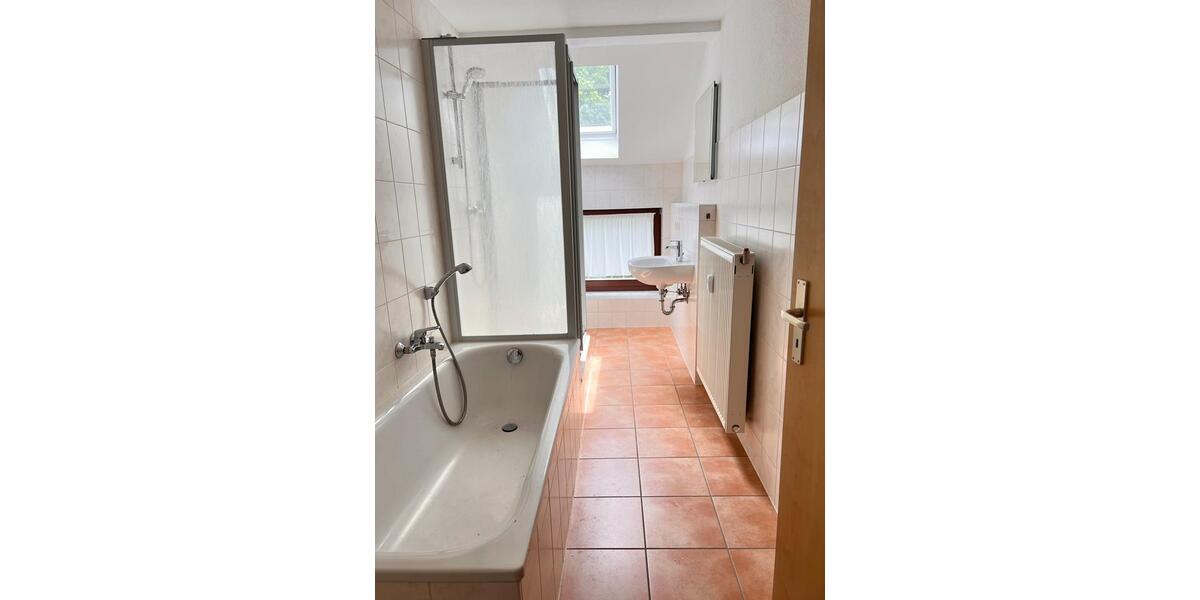 Dachgeschoßwohnung Chemnitz Kapellenberg - 3 Zimmer, 108 m&sup2;, 623&euro; | Angebot:23844964