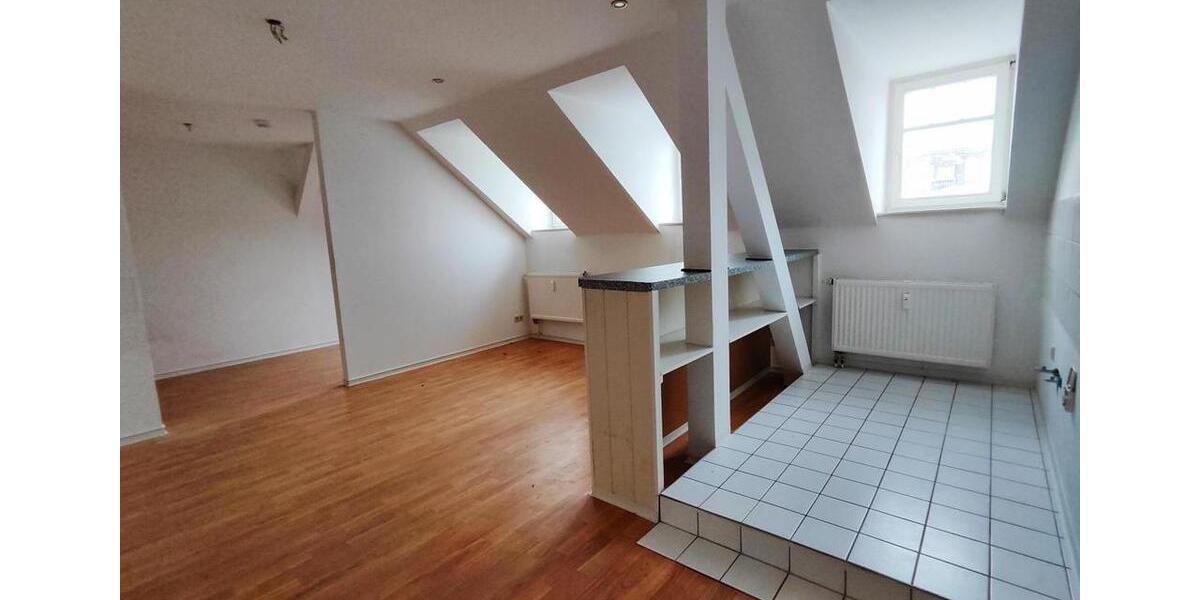 Dachgeschoßwohnung Chemnitz Kapellenberg - 1 Zimmer, 42 m&sup2;, 280&euro; | Angebot:26693676