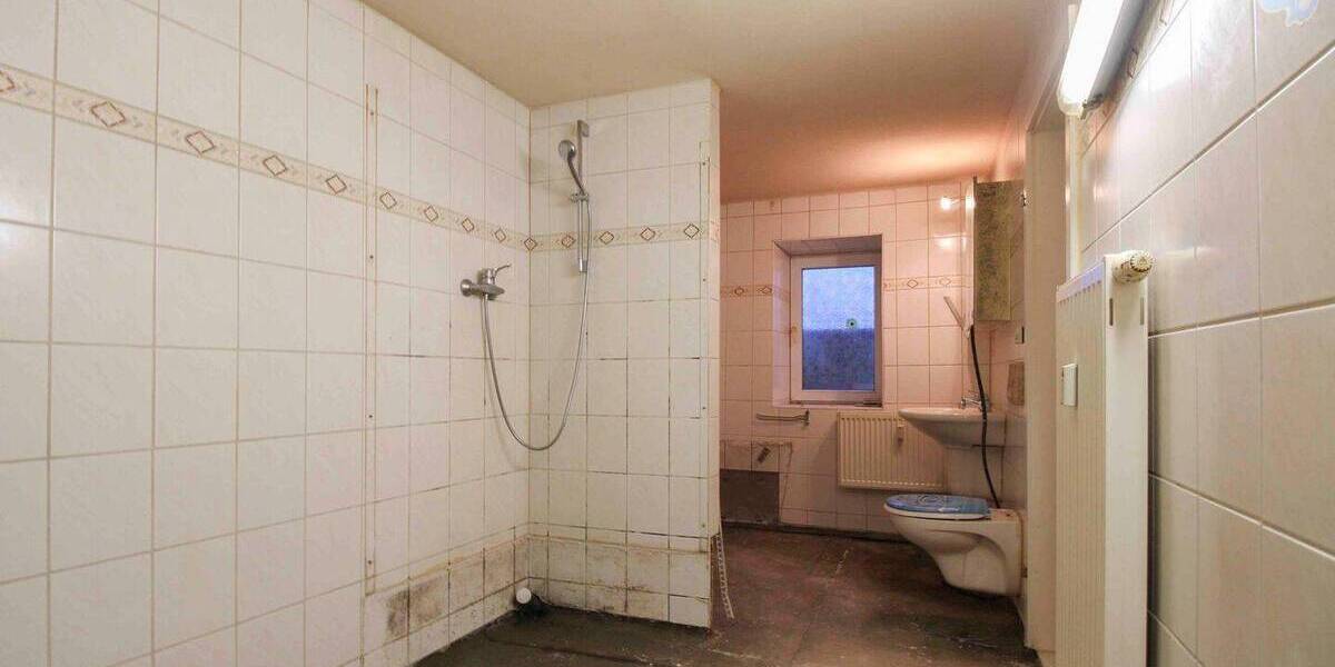 Etagenwohnung Chemnitz Kappel - 3 Zimmer, 99 m&sup2;, 98.000&euro; | Angebot:26156438