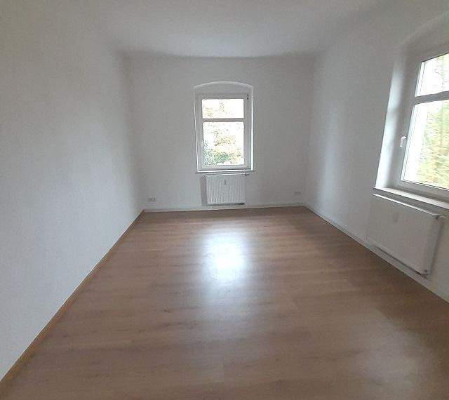 Große modernisierte 4 - Zimmer Wohnung mit Balkon im Grünen und stadtnah 4 zimmer